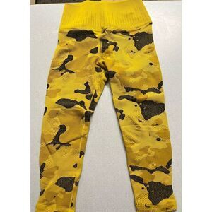 Avocado brand active wear Capri pants XS/S